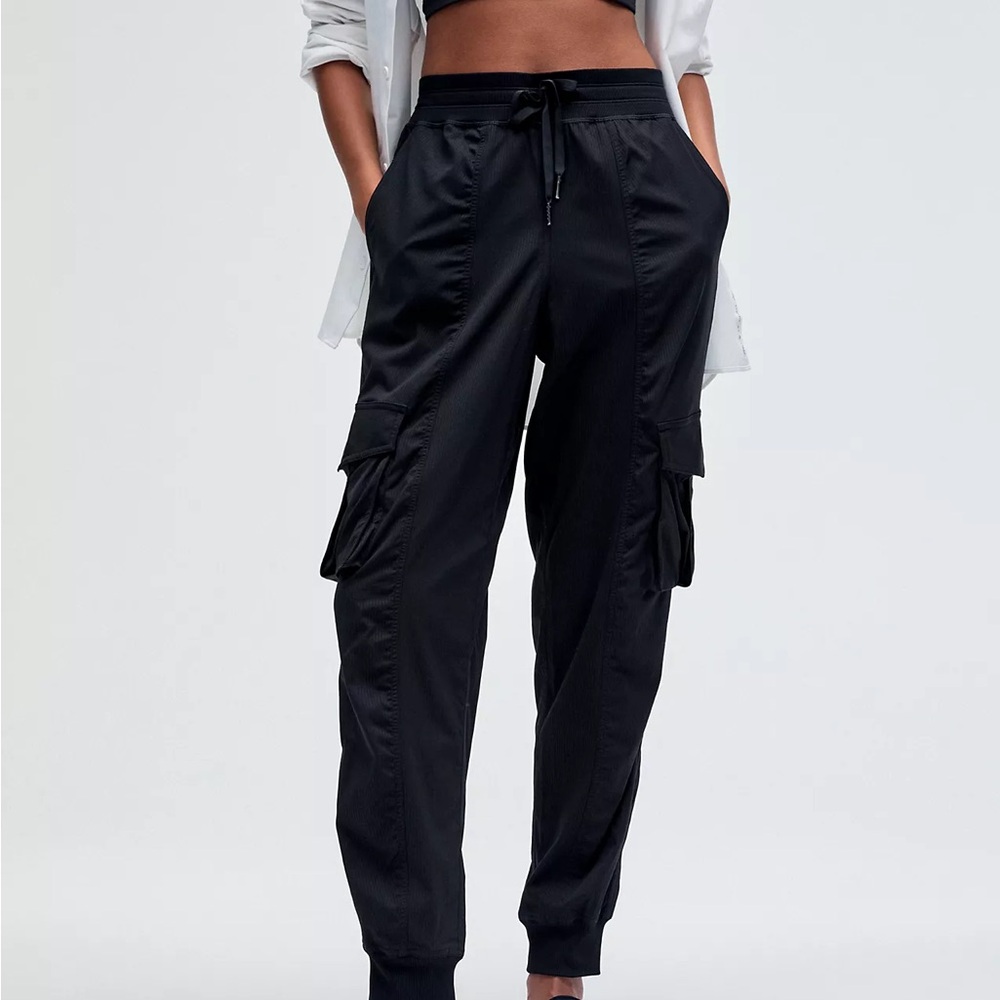 Lululemon Dance Studio Relaxed-Fit Mid-Rise Cargo Jogger